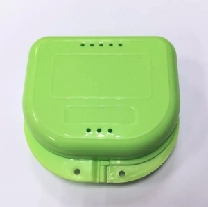 Контейнер стоматологический для ортодонтических конструкций зеленый